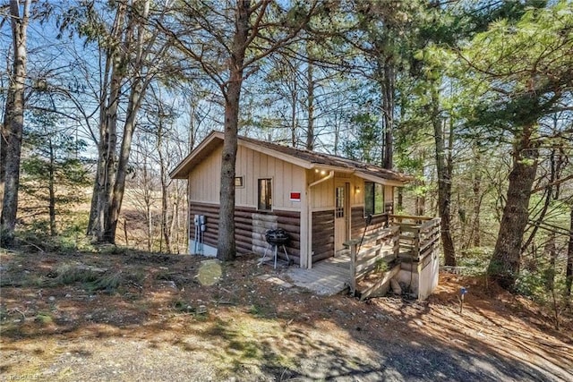 exterior space with an outbuilding