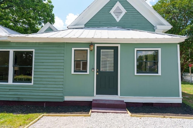 301 S Shaver St, Salisbury, NC 28144 - view of front of property featuring a metal roof