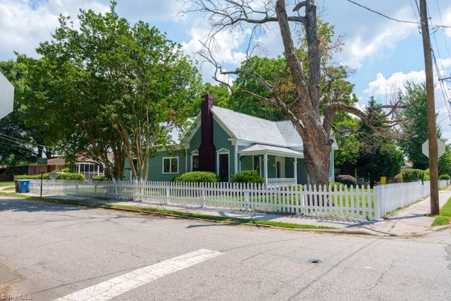 301 S Shaver St, Salisbury, NC 28144 - view of front of house featuring a fenced front yard
