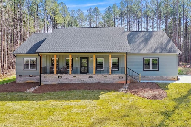 single story home with a shingled roof, crawl space, covered porch, and a front lawn