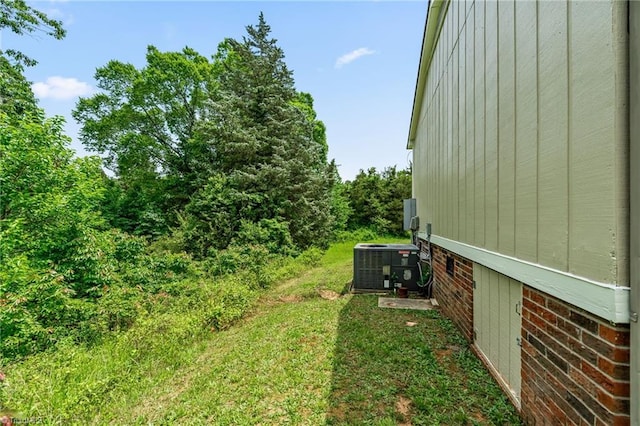 124 Jacklyn Ct, High Point, NC 27265 - view of yard with central air condition unit