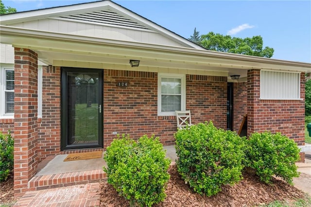 124 Jacklyn Ct, High Point, NC 27265 - entrance to property with brick siding and board and batten siding