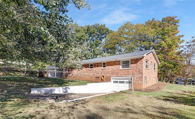 view of front of house with a front yard