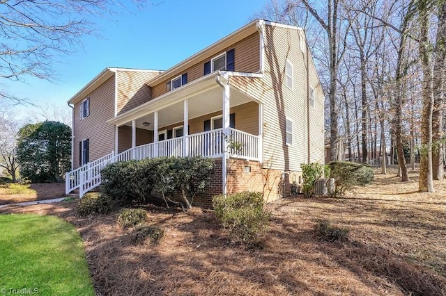 view of front of property with covered porch