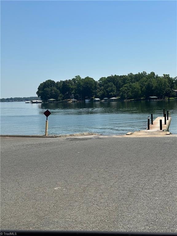 7464 Albemarle Ct, Denver, NC 28037 - water view