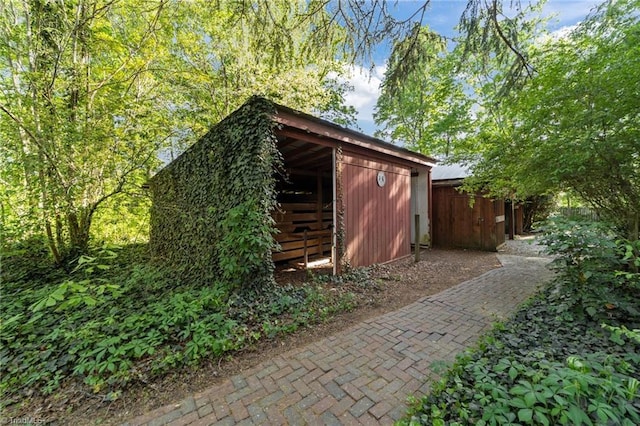 view of outbuilding with an outbuilding