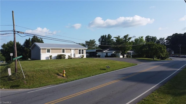 1406 E Pine St, Mount Airy, NC 27030 - single story home featuring a front lawn