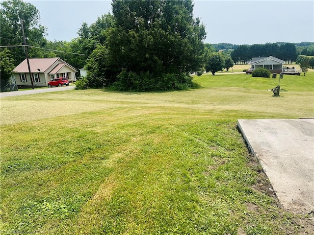 1406 E Pine St, Mount Airy, NC 27030 - view of grassy yard