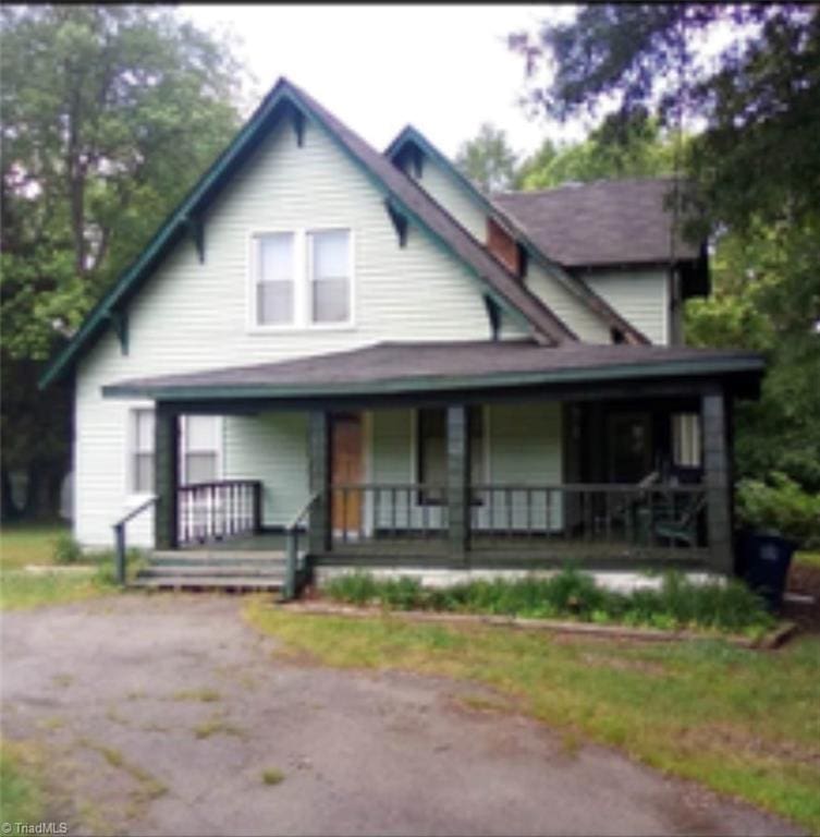 view of front of house with a porch