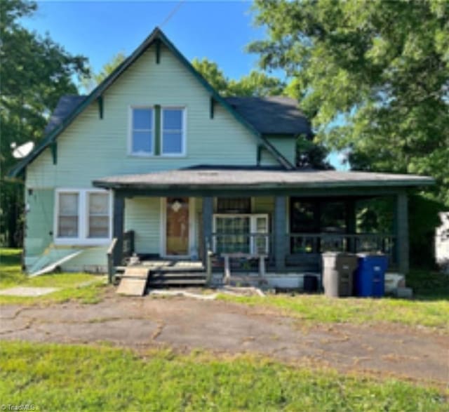 view of front of house featuring covered porch