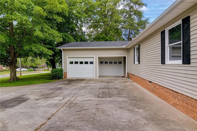 210 W Parkway Ave, High Point, NC 27284 - garage with driveway