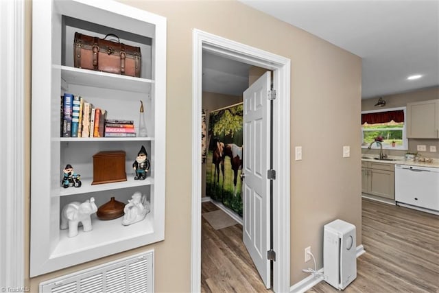 151 N Shore Dr, Lexington, NC 27292 - pantry with visible vents and a sink