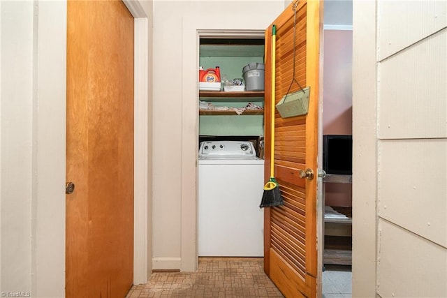 laundry area featuring washer / dryer