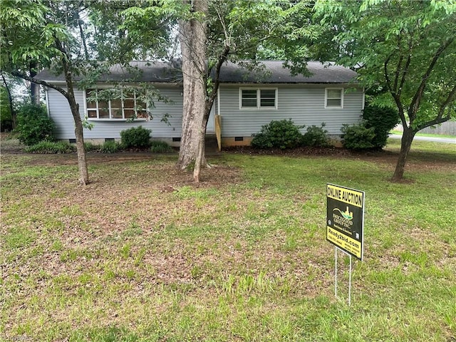 3815 Sheridan Rd, Greensboro, NC 27455 - ranch-style home with crawl space and a front lawn