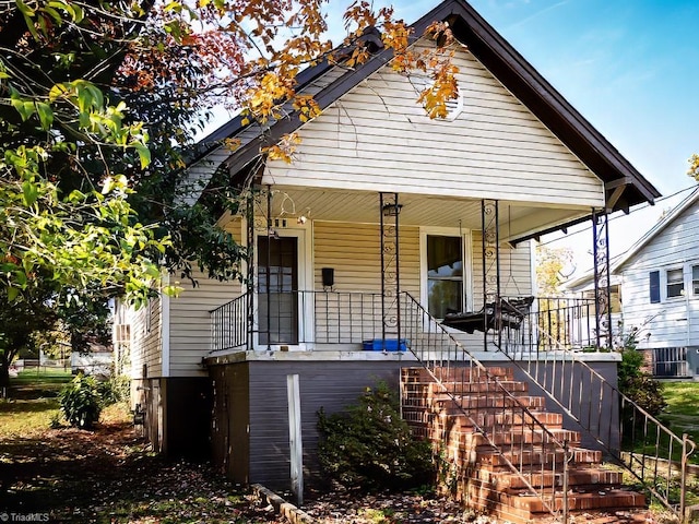 view of front facade with covered porch