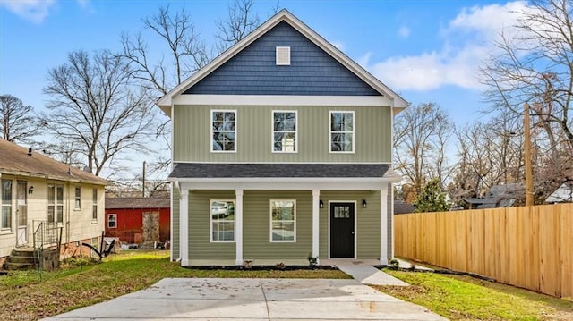 view of front of home featuring a front yard