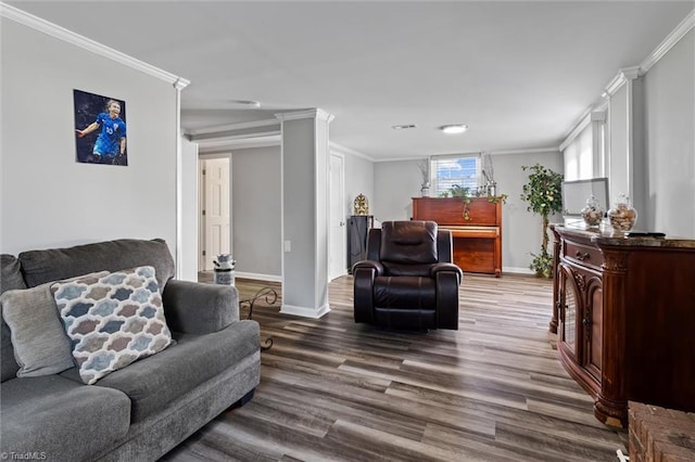 100 Monroe Dr, Lexington, NC 27295 - living room with crown molding, baseboards, visible vents, and wood finished floors