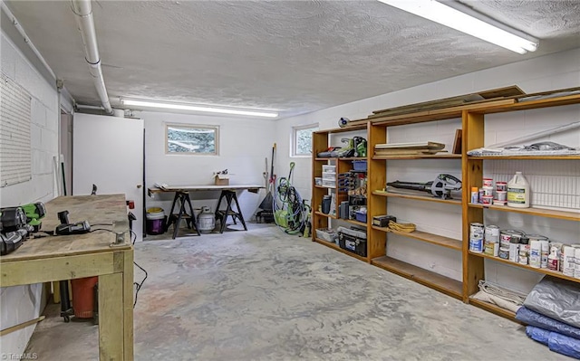 below grade area featuring a textured ceiling