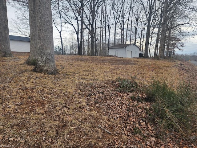 621 Summit Dr, Lexington, NC 27295 - view of yard