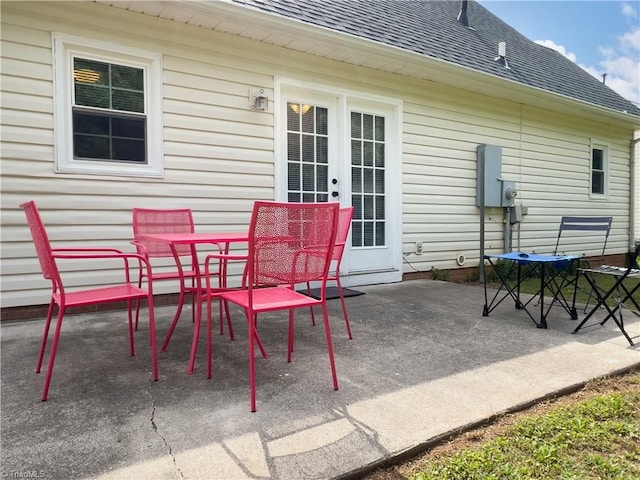 2065 Ardmore Village Ln, Winston-Salem, NC 27127 - view of patio with outdoor dining area