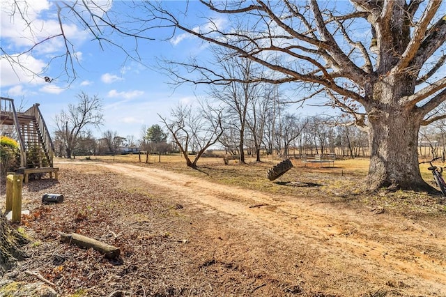 view of yard featuring a rural view