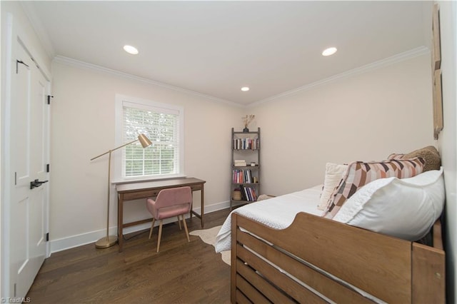 bedroom featuring ornamental molding, dark wood finished floors, baseboards, and recessed lighting