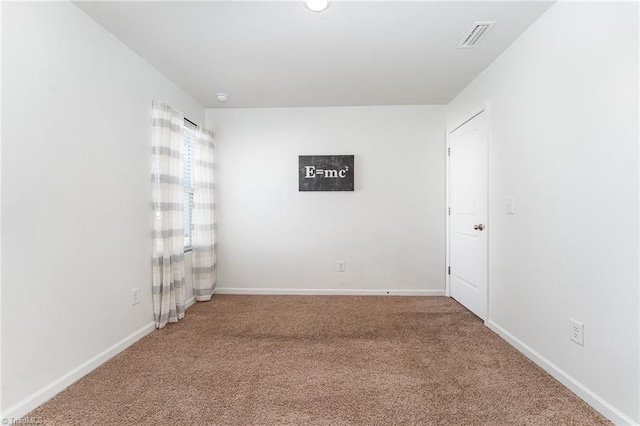 unfurnished room with carpet