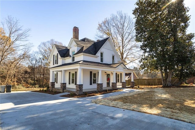 view of front of house featuring a porch