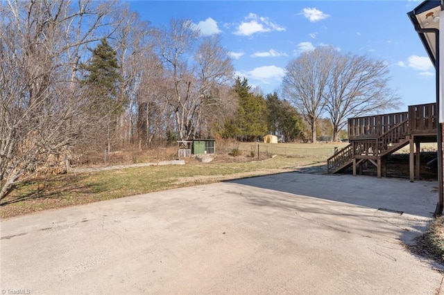 view of yard with a patio