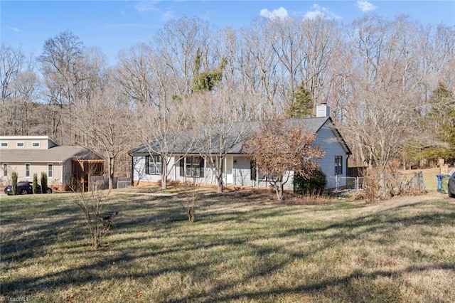 view of front of property with a front yard