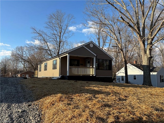 view of front of home featuring a porch