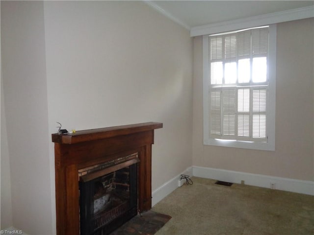 living room featuring crown molding and carpet flooring