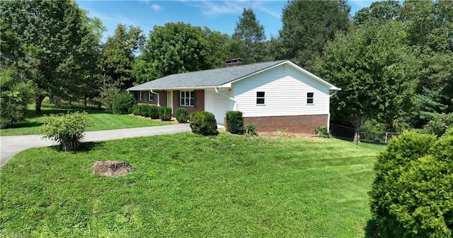 view of front of house with a front lawn