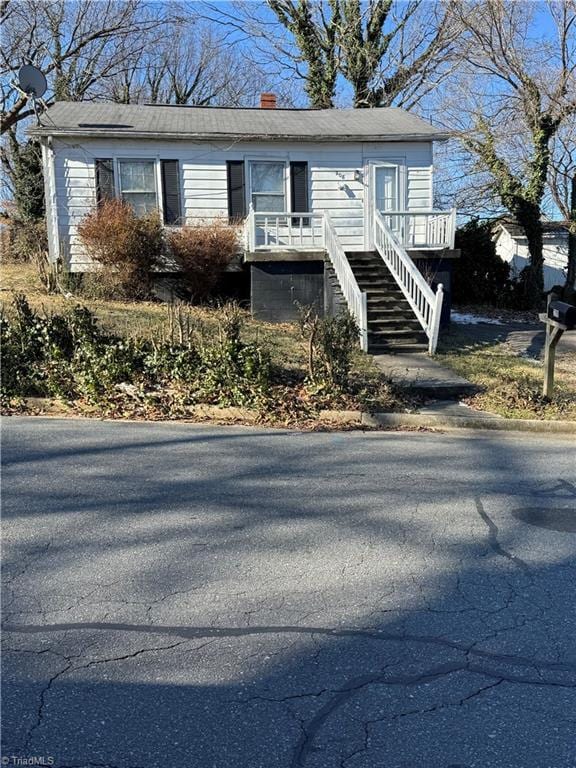 view of front of house