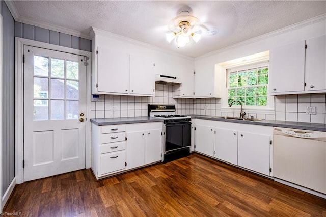 3230 Kinnamon Rd, Winston-Salem, NC 27104 - kitchen with a sink, dark countertops, under cabinet range hood, dishwasher, and gas stove