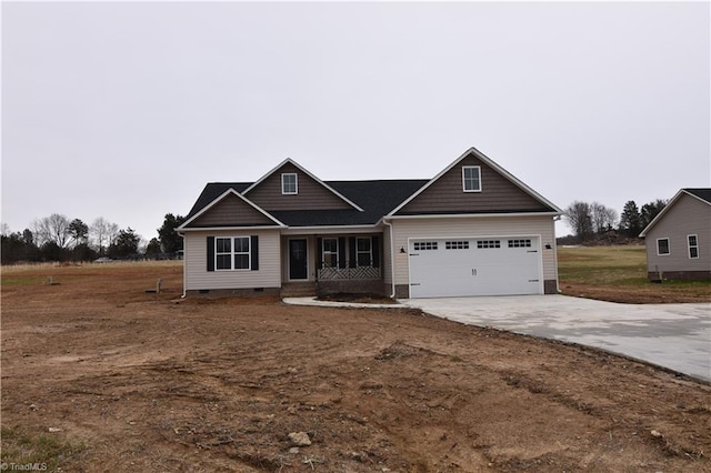 craftsman house with crawl space and driveway