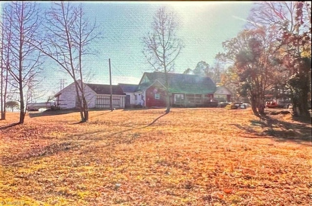 view of front of house with a front yard