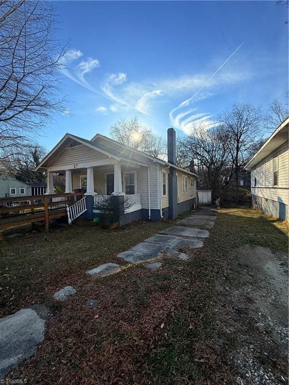 view of front of house with covered porch