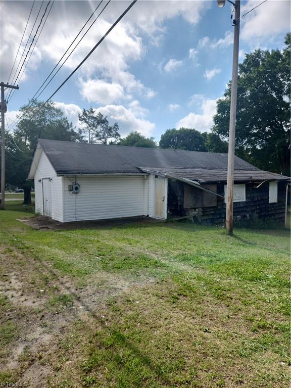 1116 E Fairfield Rd, High Point, NC 27263 - view of outdoor structure