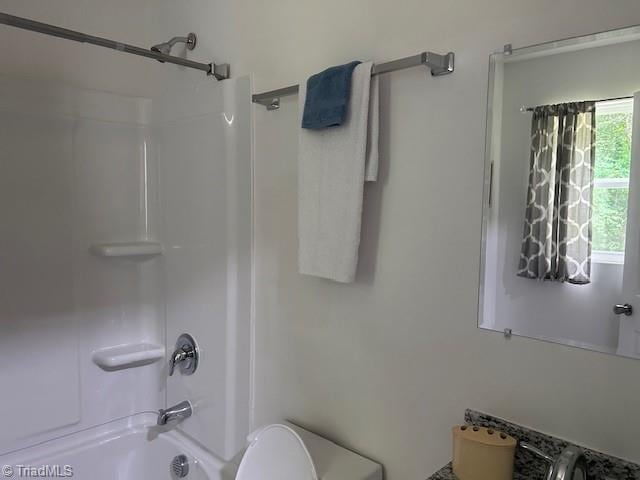 545 S Fieldcrest Rd, Eden, NC 27288 - full bath featuring toilet and shower / bathtub combination