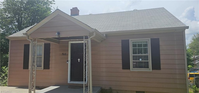 508 Twin Oak Ct, High Point, NC 27260 - bungalow with a chimney