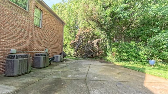 1250 Whitworth Ct, Kernersville, NC 27284 - view of patio / terrace