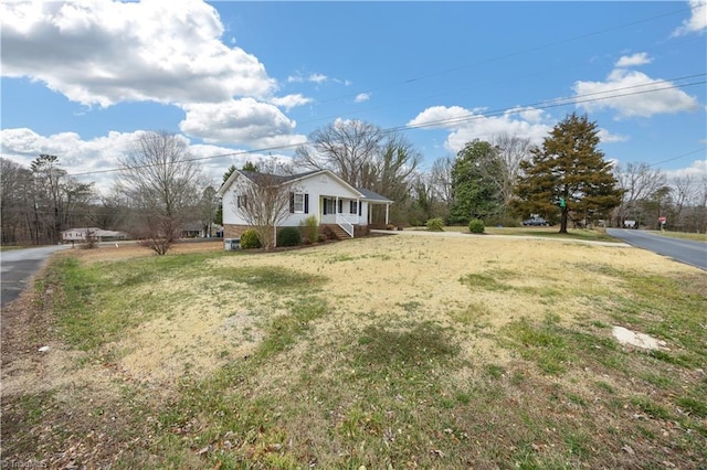 exterior space featuring a lawn