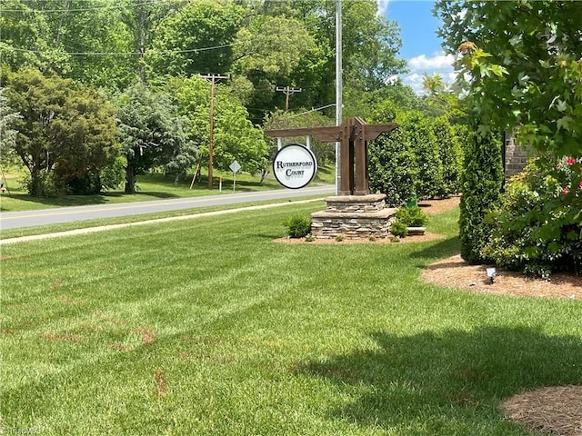 3855 Rutherford Ct, Winston-Salem, NC 27106 - view of green lawn