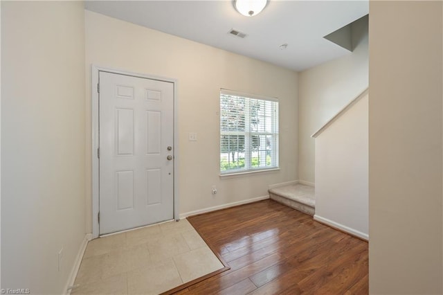 825 Central Park Ave, Greensboro, NC 27407 - foyer entrance with wood finished floors and baseboards