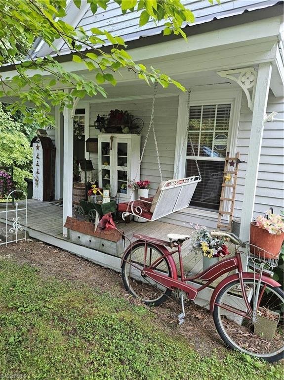 215 9th St, Spencer, NC 28159 - view of covered porch