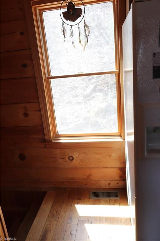 197 Mahogany Ct, Lansing, NC 28643 - room details featuring fridge with ice dispenser and visible vents