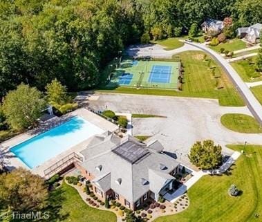bird's eye view of a pool area