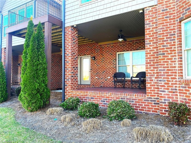 view of patio with ceiling fan