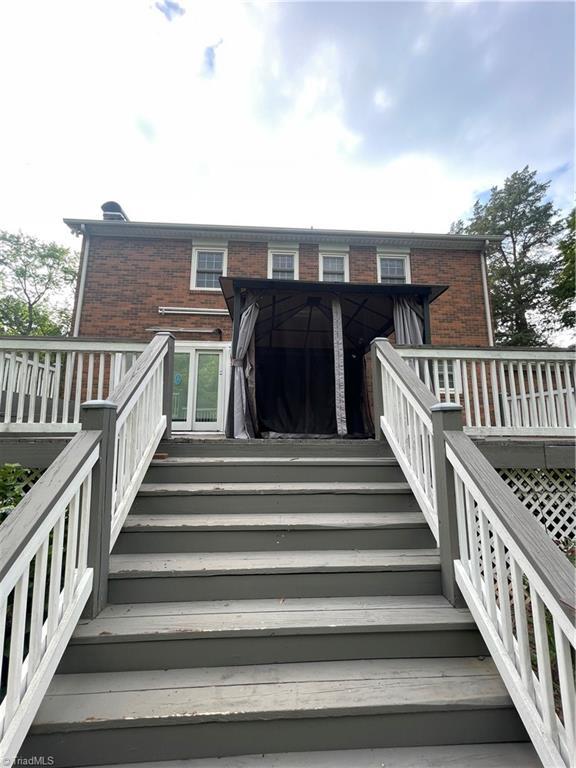 157 Peace Haven Rd N, Winston-Salem, NC 27104 - deck with stairs